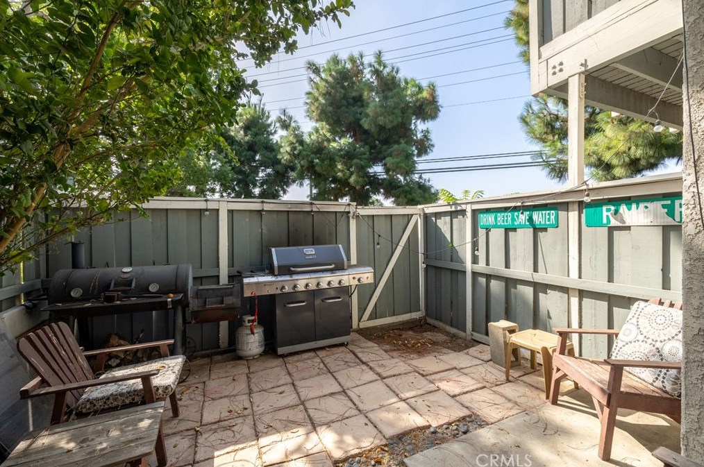 926 Philadelphia St, Ontario CA  91762-6242 exterior