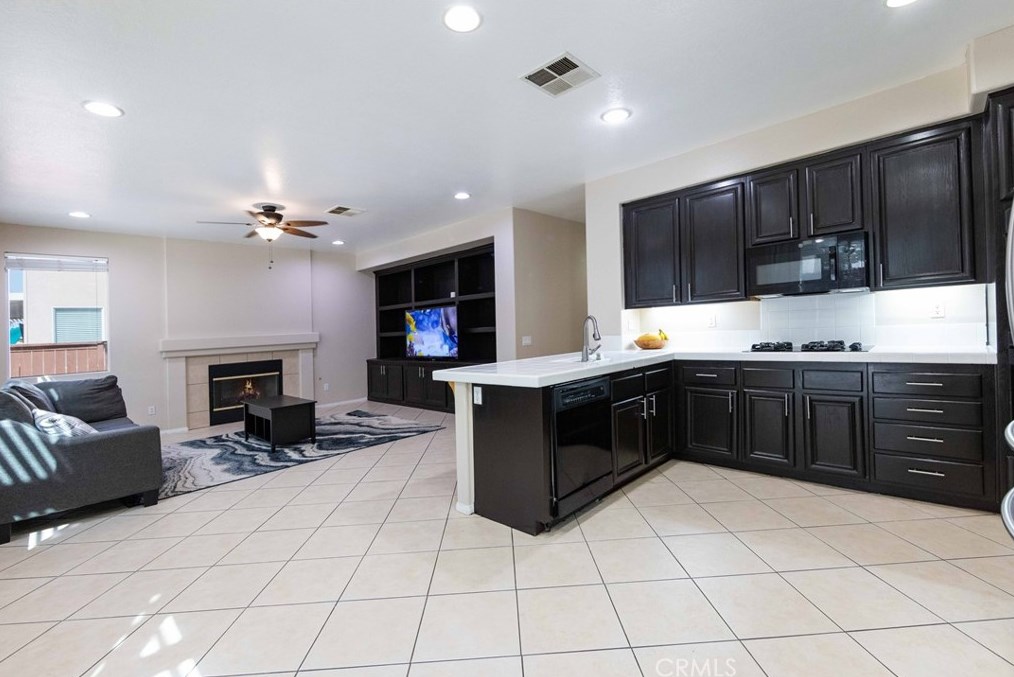 33677 Nandina Ln, Murrieta, CA 92563