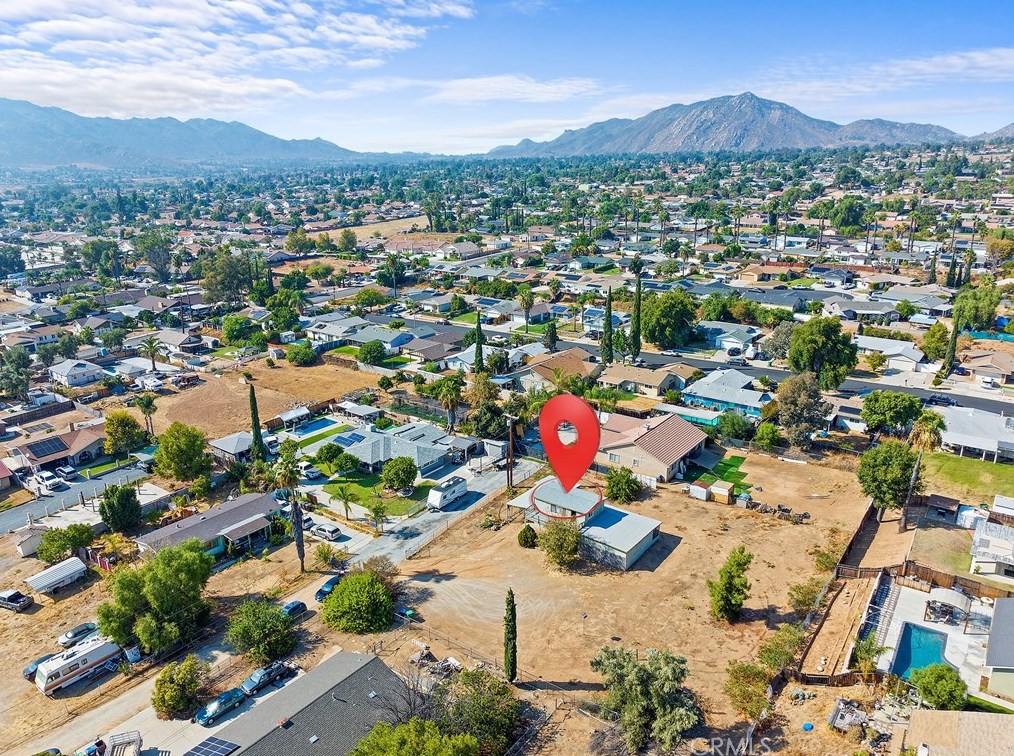 24884 Ironwood Ave, Moreno Valley CA 92557-7808 exterior