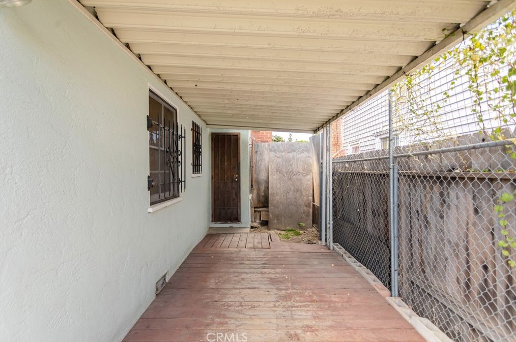 6120 California Ave, Long Beach CA  90805-3050 exterior