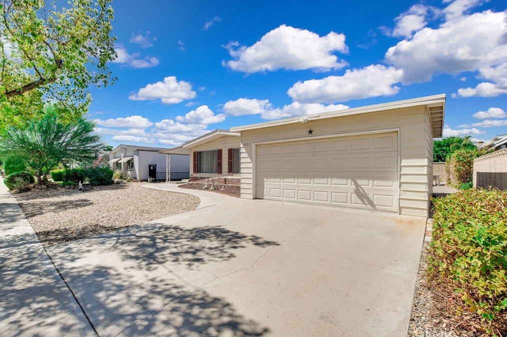 1237 Basswood Way, Hemet, CA 92545-7704