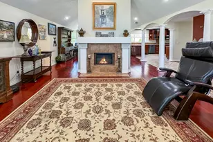 10700 Meadow Glen Way, Escondido, CA 92026 - Photo 4