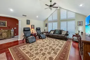 10700 Meadow Glen Way, Escondido, CA 92026 - Photo 2