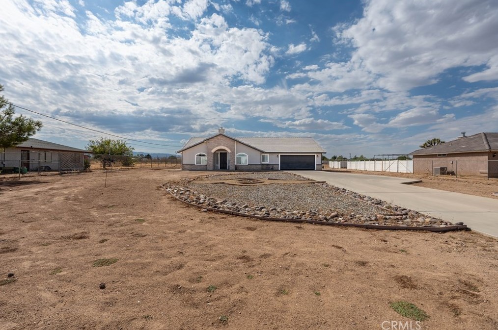 11436 Pinon Ave, Hesperia, CA 92345