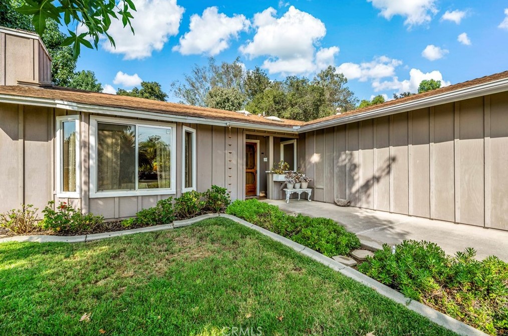 905 Dolstra Ln, Fallbrook, CA 92028