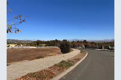 42782 Calle Ortega, Murrieta, CA 92562 - Photo 2