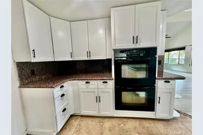 22700 Cascade Drive, Canyon Lake, CA 92587 - Photo 6