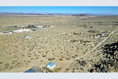 1040 Sullivan Road, Joshua Tree, CA 92252 - Photo 18