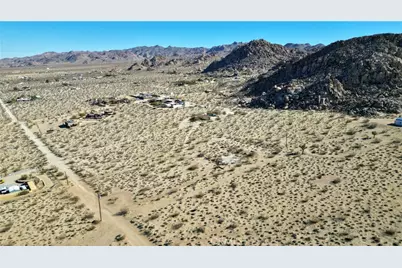 1040 Sullivan Road, Joshua Tree, CA 92252 - Photo 14