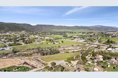 25070 Hayes Avenue, Murrieta, CA 92562 - Photo 2