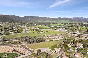 25070 Hayes Ave, Murrieta, CA 92562 - Photo 2