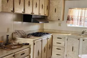 710 S Lyon Ave, Hemet, CA 92543 - Photo 2