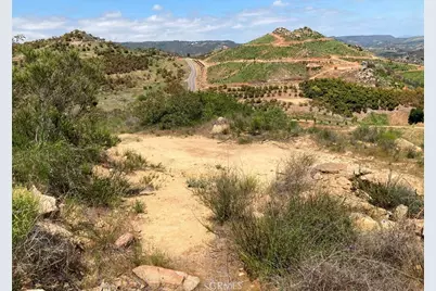 5 Crumley Court, Temecula, CA 92590 - Photo 2