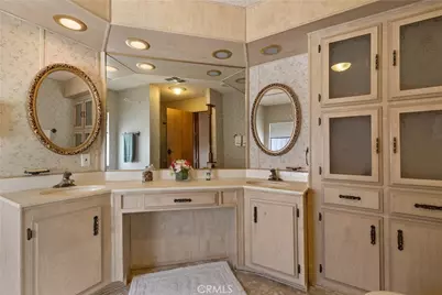 1300 W Menlo Avenue #215, Hemet, CA 92543 - Photo 16