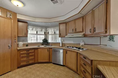 1300 W Menlo Avenue #215, Hemet, CA 92543 - Photo 8