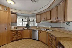 1300 W Menlo Ave, Hemet, CA 92543 - Photo 8