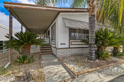 1300 W Menlo Avenue #215, Hemet, CA 92543 - Photo 2