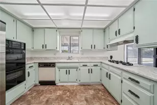 40389 Melrose Ave, Hemet, CA 92544 - Photo 8