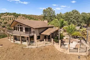 879 Stewart Cyn Rd, Fallbrook, CA 92028 - Photo 2