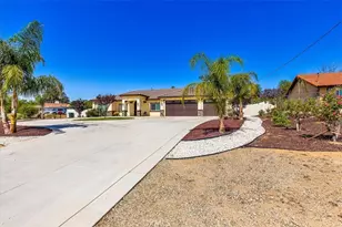 2162 Sunpark Dr, Perris, CA 92570 - Photo 4