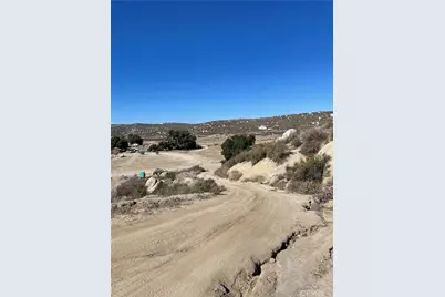 1718 Milpas Road, Hemet, CA 92544 - Photo 18