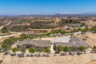 39597 Calle Escalona, Temecula, CA 92592 - Photo 2