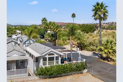 32000 Riverside Dr. #J-8, Lake Elsinore, CA 92530 - Photo 6