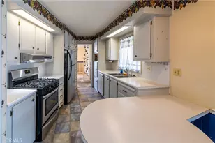 332 N Lyon, Hemet, CA 92543 - Photo 4