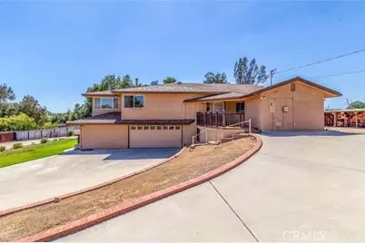40330 Indian Tree Drive, Hemet, CA 92544 - Photo 2