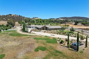 37789 Avenida La Cresta, Murrieta, CA 92562 - Photo 58