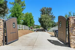 37789 Avenida La Cresta, Murrieta, CA 92562 - Photo 6