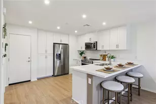 6393 Sierra Vis Ln, Fontana, CA 92336 - Photo 8