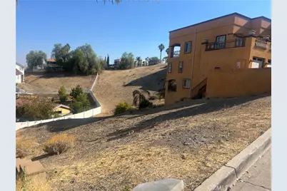 22871 Giant Fir, Canyon Lake, CA 92587 - Photo 2