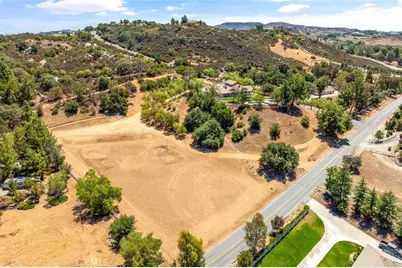 19750 Avenida Rosella, Murrieta, CA 92562 - Photo 52