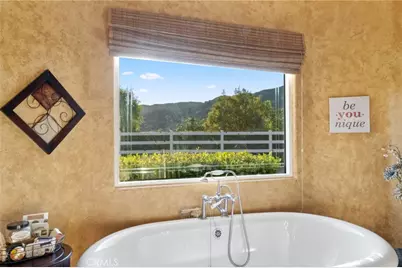 39898 Via Sereno, Murrieta, CA 92562 - Photo 32