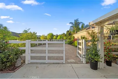 39898 Via Sereno, Murrieta, CA 92562 - Photo 36