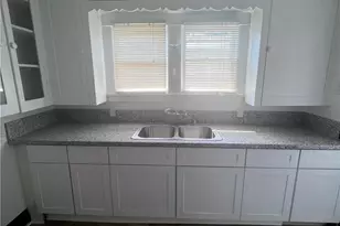 157 153-155 S Laurel St, Ventura, CA 93001 - Photo 4