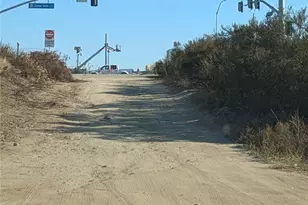 35960 Arendt Ln, Murrieta, CA 92563 - Photo 2