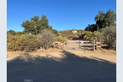 35250 Willow Creek Road, Hemet, CA 92544 - Photo 4