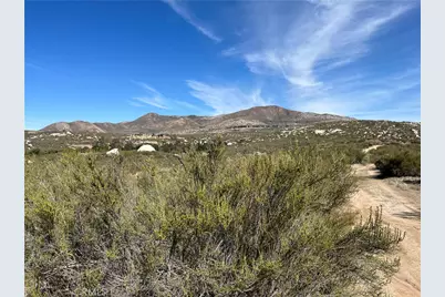 35250 Willow Creek Road, Hemet, CA 92544 - Photo 10