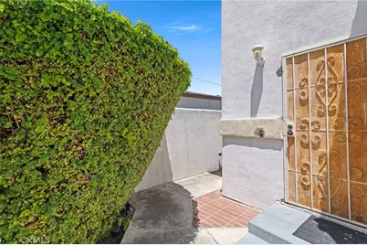 3918 W 118th Place #8, Hawthorne, CA 90250 - Photo 12