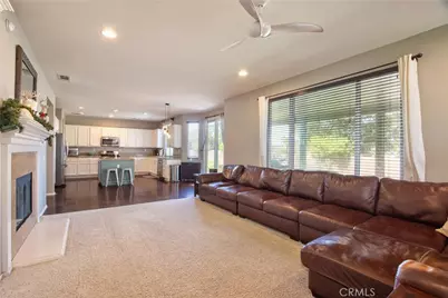 39883 S Creek Circle, Murrieta, CA 92563 - Photo 10