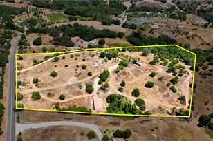 22735 Carancho Rd, Temecula, CA 92590 - Photo 2