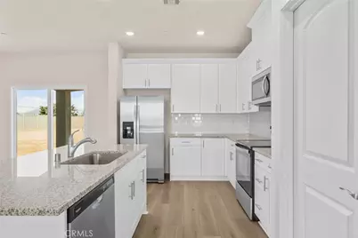 22832 Saddleback Avenue, Apple Valley, CA 92307 - Photo 2