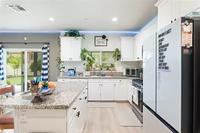 28833 Barn Swallow Way, Murrieta, CA 92563 - Photo 10