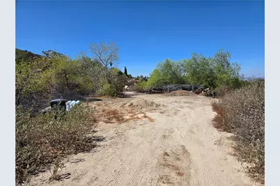 10 Vista Del Valle, Hemet, CA 92544 - Photo 2