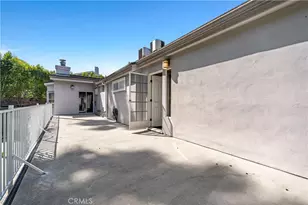 11372 Dona Teresa Dr, Studio City, CA 91604 - Photo 32