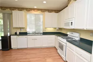 28721 Meadow View Dr, Menifee, CA 92584 - Photo 12