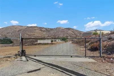 23742 Bundy Canyon Road, Wildomar, CA 92595 - Photo 38