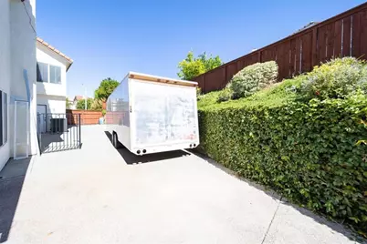 40579 New Town, Temecula, CA 92591 - Photo 36